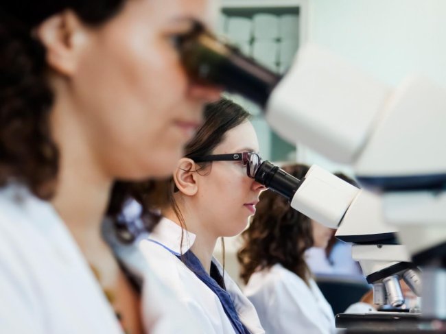 teçnica de anatomia patológica a diagnosticar cancro