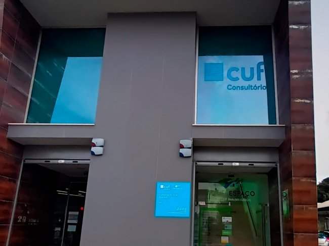 Consultório CUF Lousã: porta