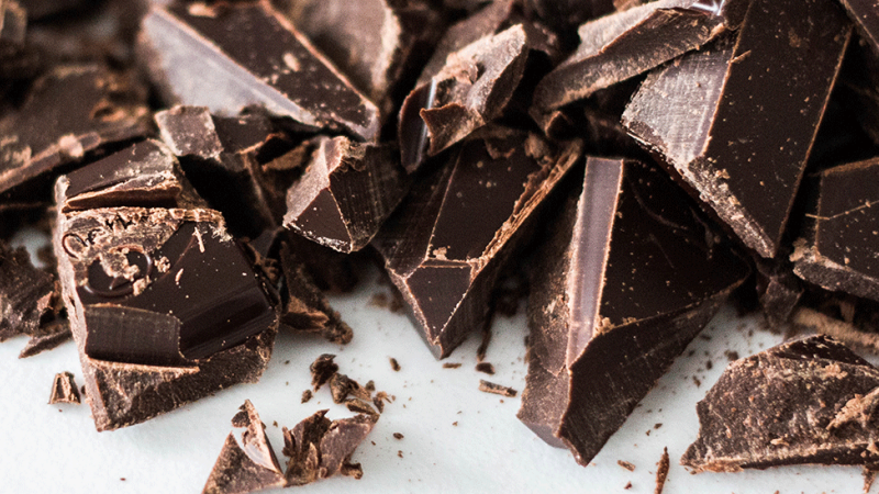 chocolate escuro com elevado teor de cafeína