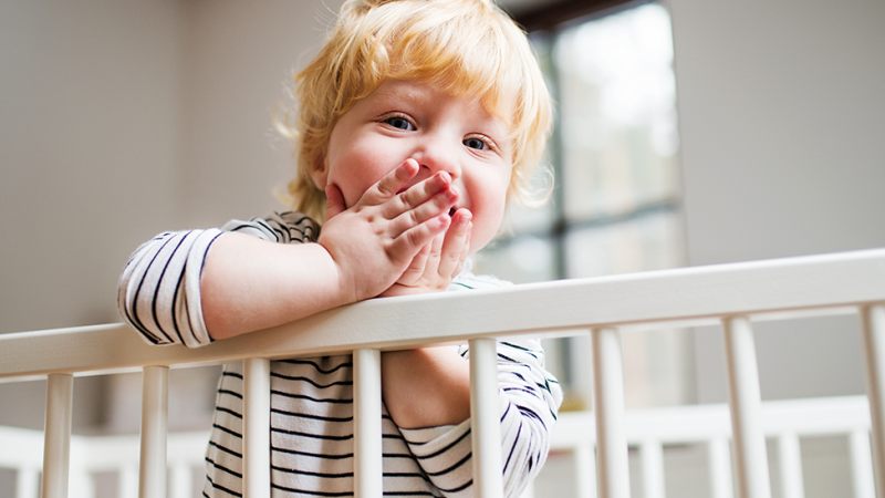 Criança fez chichi na cama