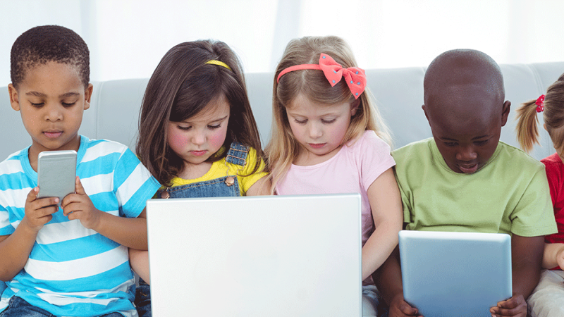 Relação saudável entre crianças e tecnologia