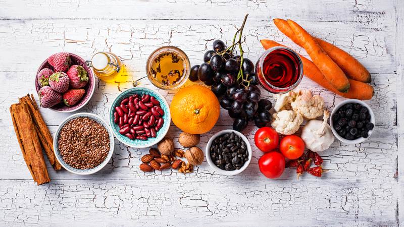 Conjunto de alimentos que ajudam a reduzir o risco de cancro