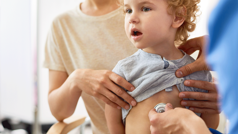 Criança ultrapassa medo do médico