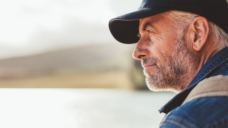 Homem com problemas da próstata