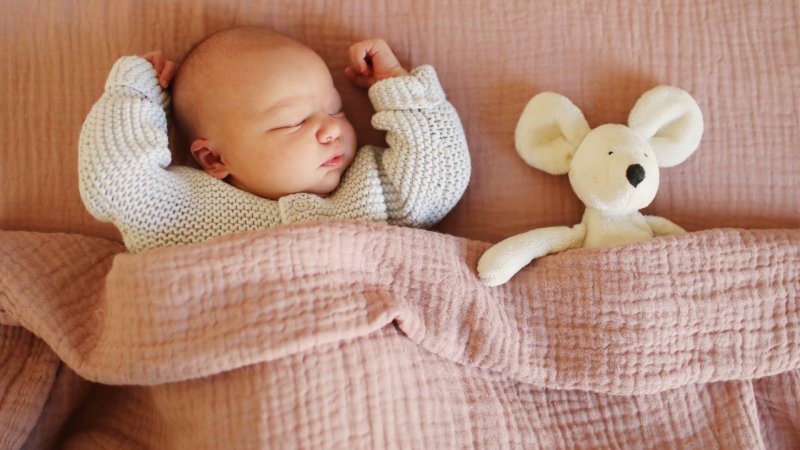 Sono profundo, um dos estados de consciência do bebé