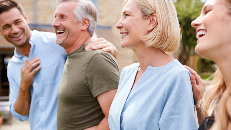 Indivíduos passam férias em família