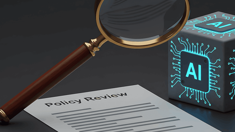Imagem gerada por inteligência artificial com uma lupa, um papel com o texto "Policy Review" e um cubo com a legenda "AI" em azul metálico