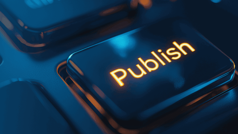 Imagem de um teclado de computador com destaque para uma tecla com o texto "publish".