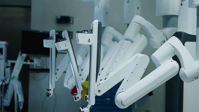 Robô que realiza cirurgia robótica bariátrica.