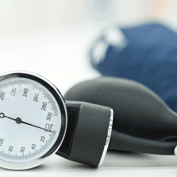Esfigmomanómetro utilizado para diagnóstico de hipertensão arterial secundária de causa endócrina 