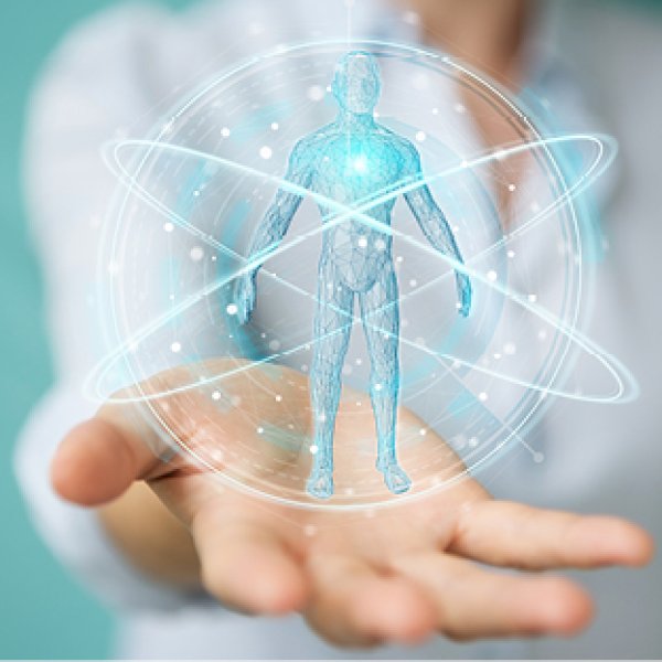 medico com mao esticada e com animação sobre saude