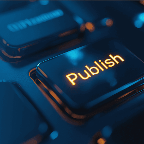 Imagem de um teclado de computador com destaque para uma tecla com o texto "publish".
