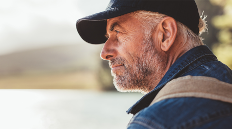 Homem com problemas da próstata