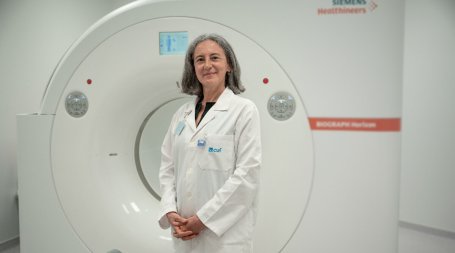 medica de medicina nuclear junto ao PET