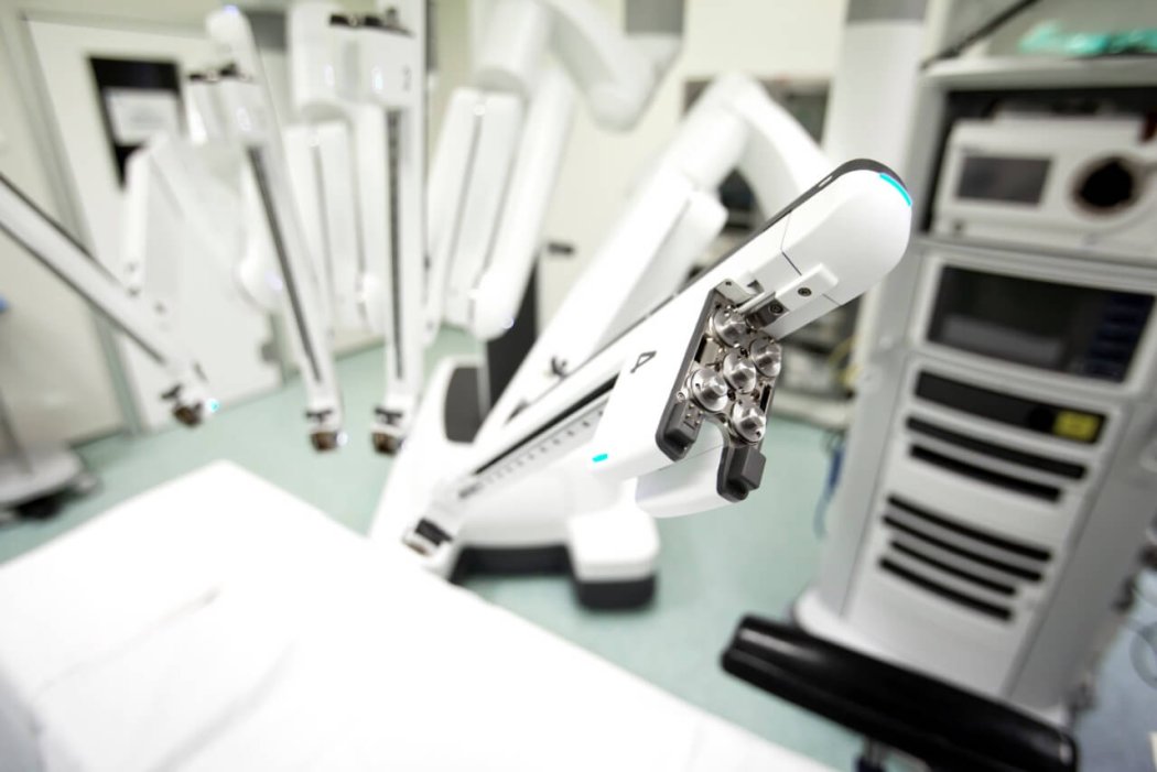 robô para realizar a cirurgia oncológica