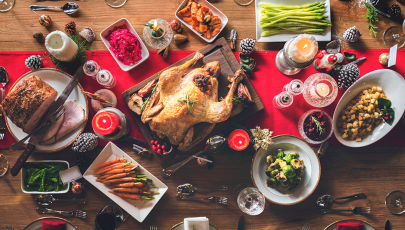 Comida na mesa de Natal, que favorece os excessos das festas