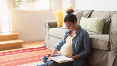 Mulher grávida a saber mais sobre os mitos da gravidez