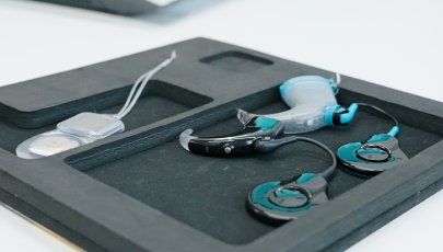 Implantes cocleares.