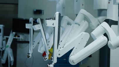 Robô que realiza cirurgia robótica bariátrica.