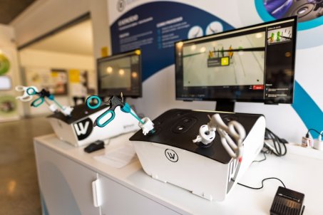 Simulador de cirurgia robótica na exposição dos 80 anos da CUF