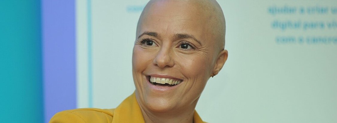 jovem mulher com cancro da mama