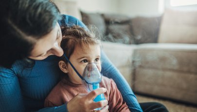 Criança com fibrose quística